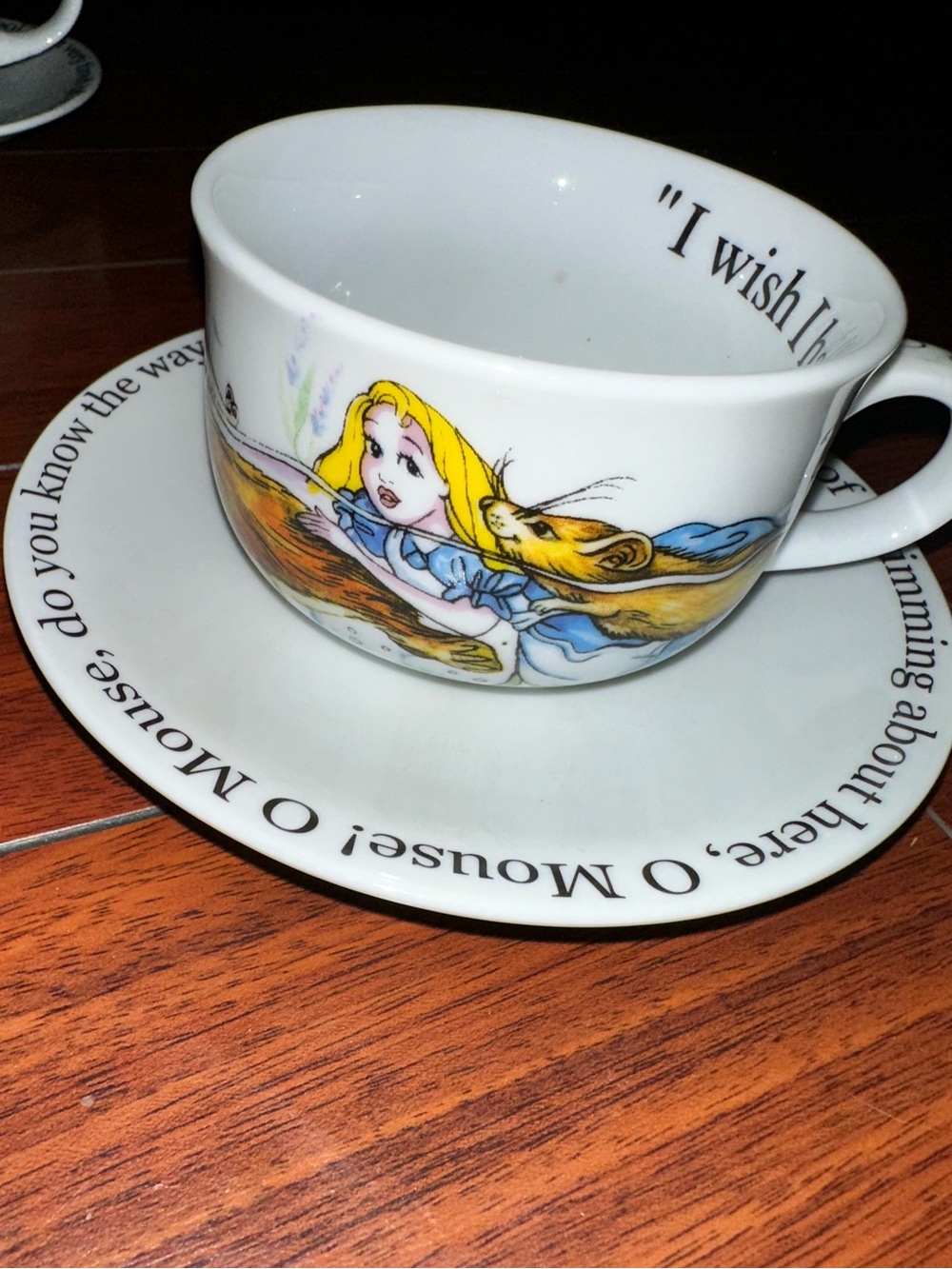 Alice in Wonderland mug and mug plate
